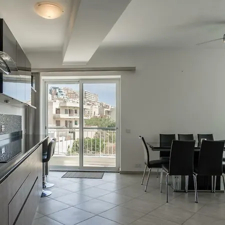 Harbour View - Seaside Modern 2 Bedroom With Fantastic Sea Views *