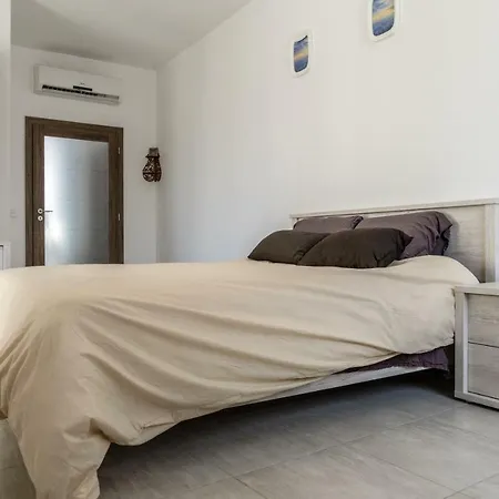 Harbour View - Seaside Modern 2 Bedroom With Fantastic Sea Views *
